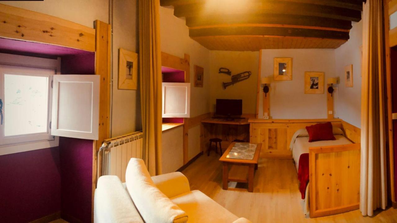 הוילה Santa Cruz de la Serós Casa Senera מראה חיצוני תמונה